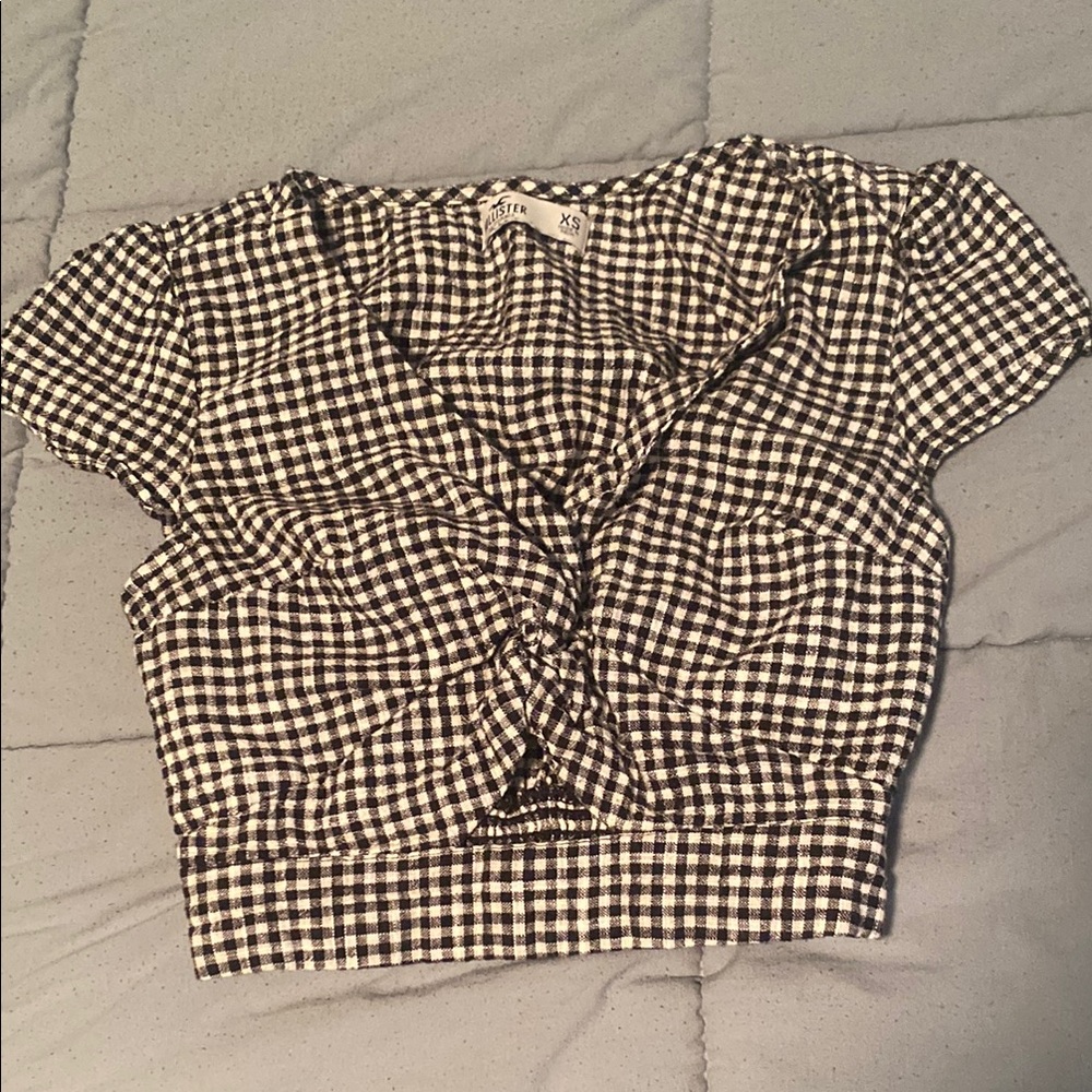 Hollister Black and White Ruched Crop Blouse